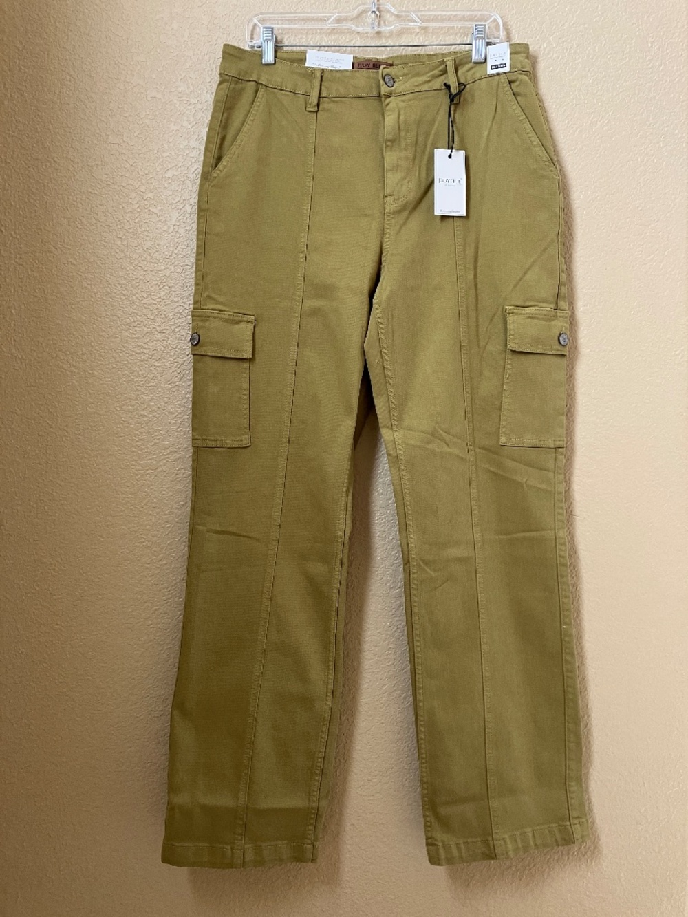 NWT Judy Blue Khaki Cargo Straight leg Pants Size 15/32 Matcha US Size 16